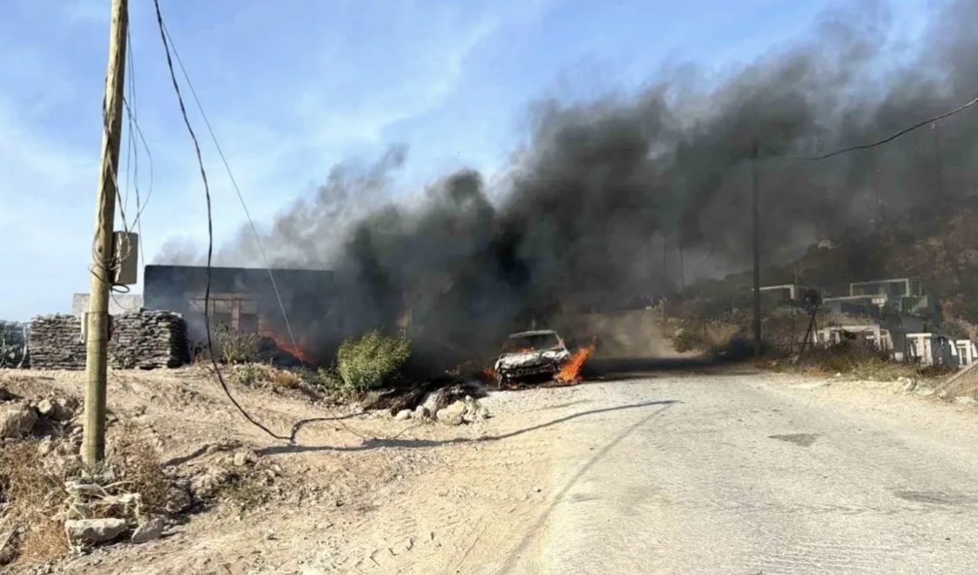 Bodrum'da Atık Yakarken Çıkan Yangın Otomobili Yaktı