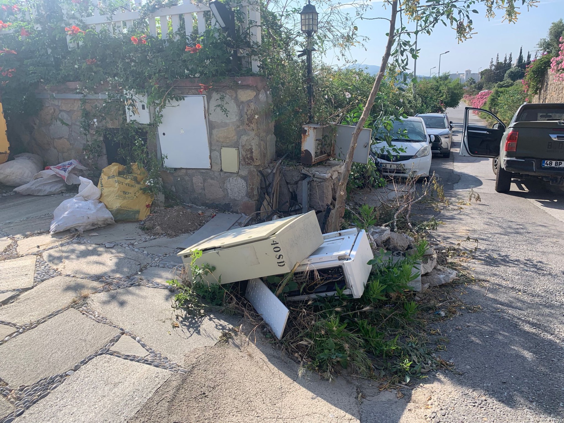 Muski yok hizmet yok! Bodrum Bel. yok temizlik yok! Telekom yok internet yok! 