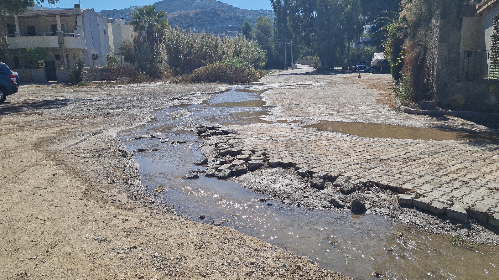 Bodrum'da ana isale hattı patladı