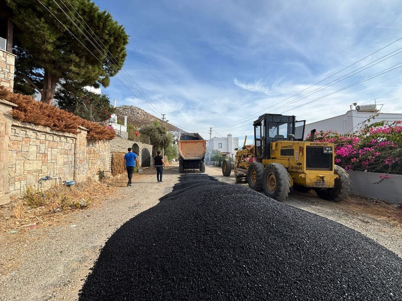 Bodrum’da çevre düzenleme ve yol bakım onarım çalışmaları sürüyor 