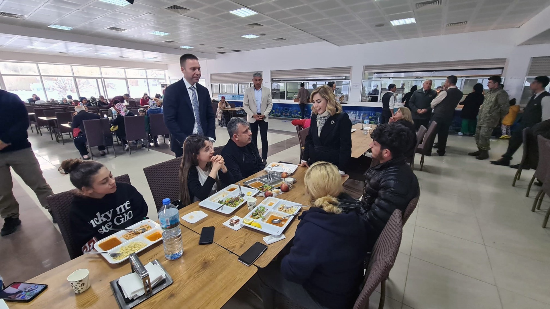 Asker, Özel Eğitim Merkez Komutanlığını depremzedelere açtı