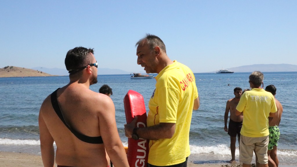 BODRUM HALK PLAJLARINDA CANKURTARANLAR GÖREVE HAZIR