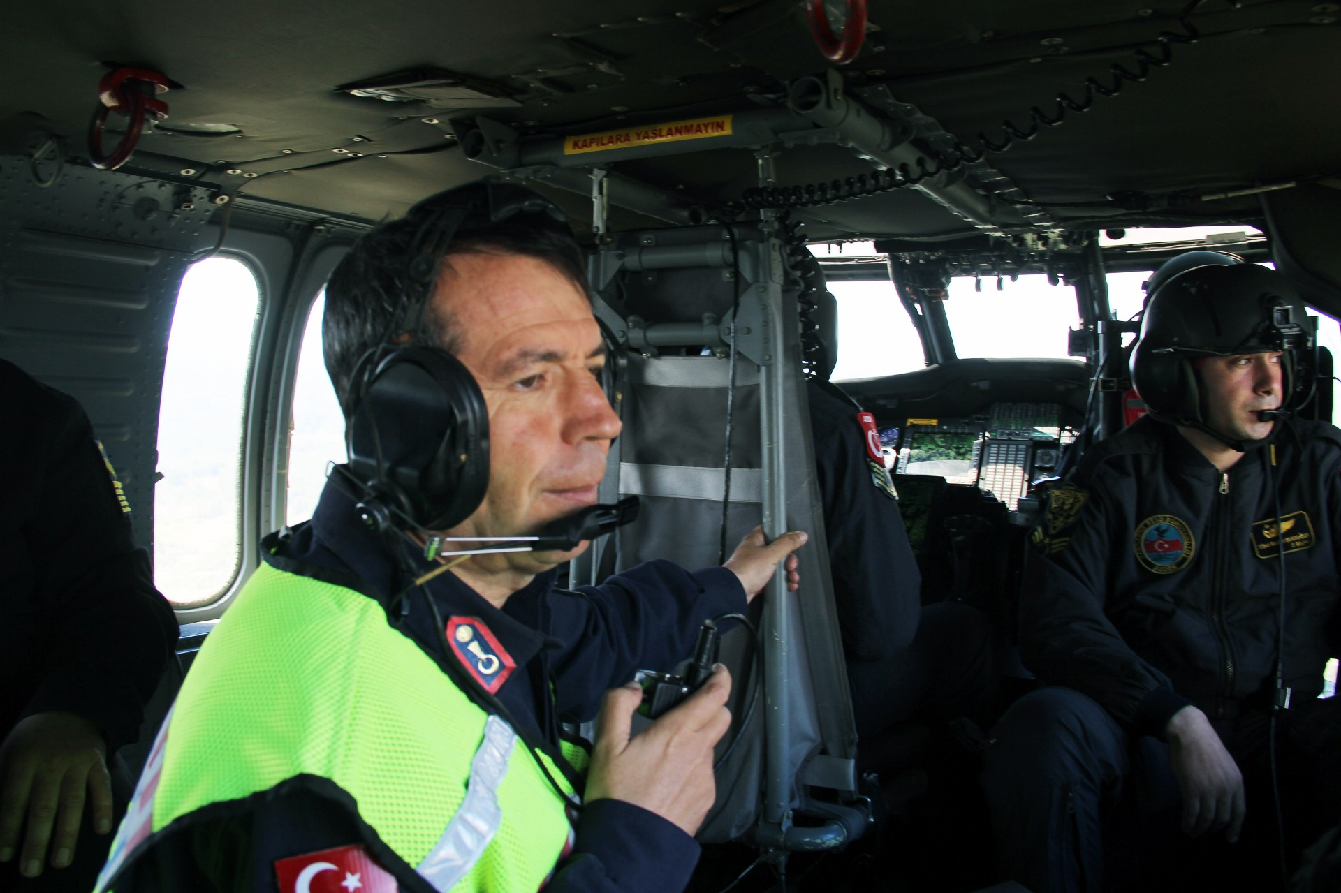 Bayram tatili öncesi Jandarmadan helikopterli trafik denetim