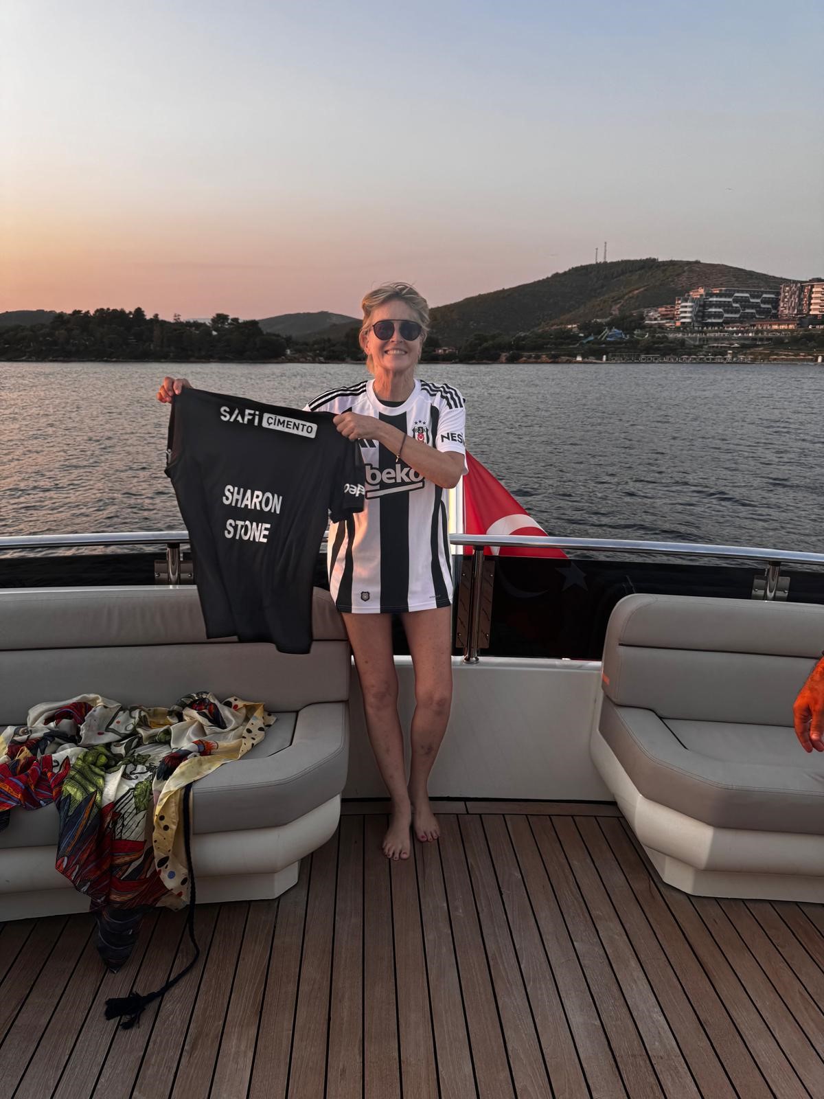 Sharon Stone Bodrum’da tatil yapıyor