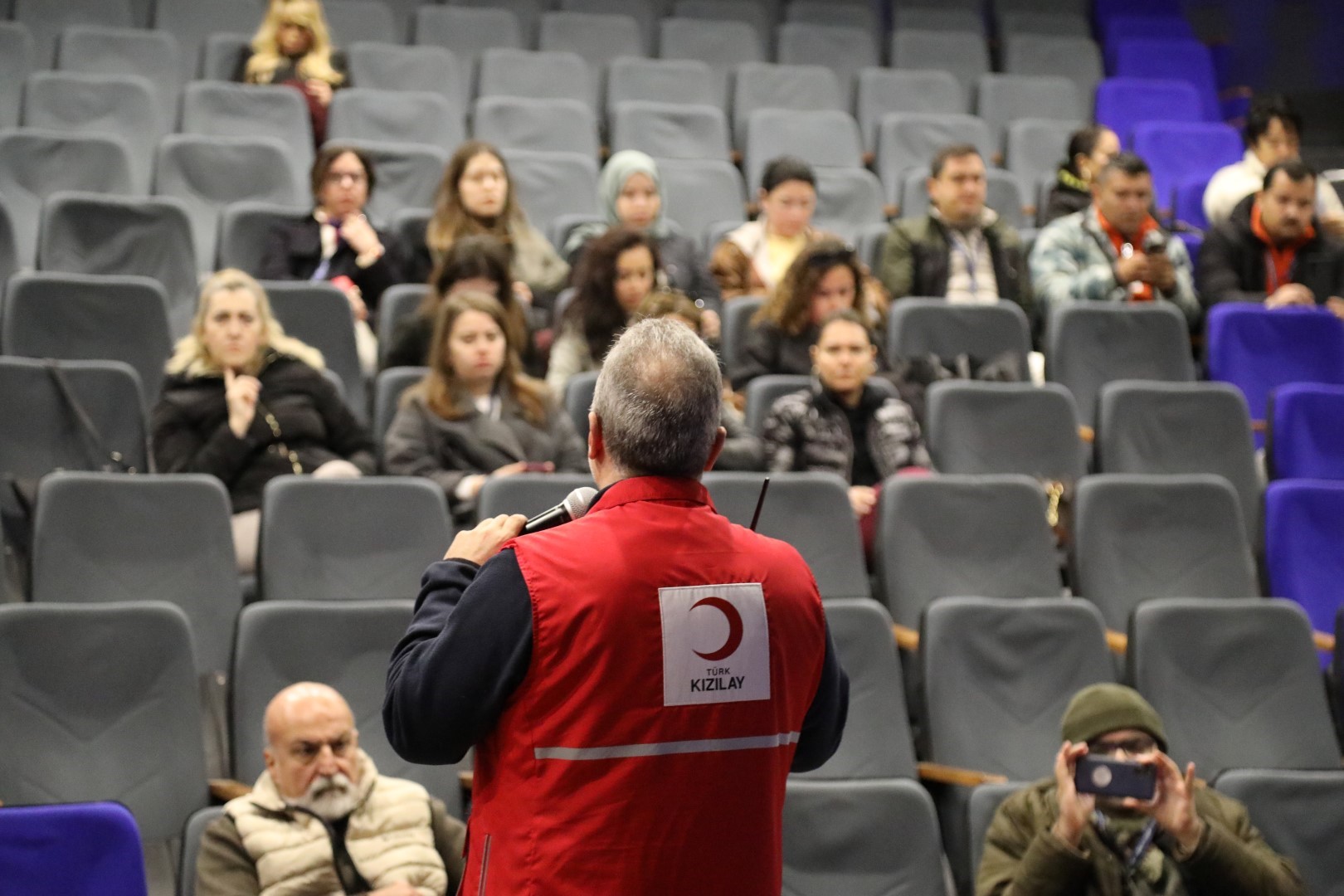 Belediyeden personellere kan bağışı, kök hücre ve bağımlılık eğitimi