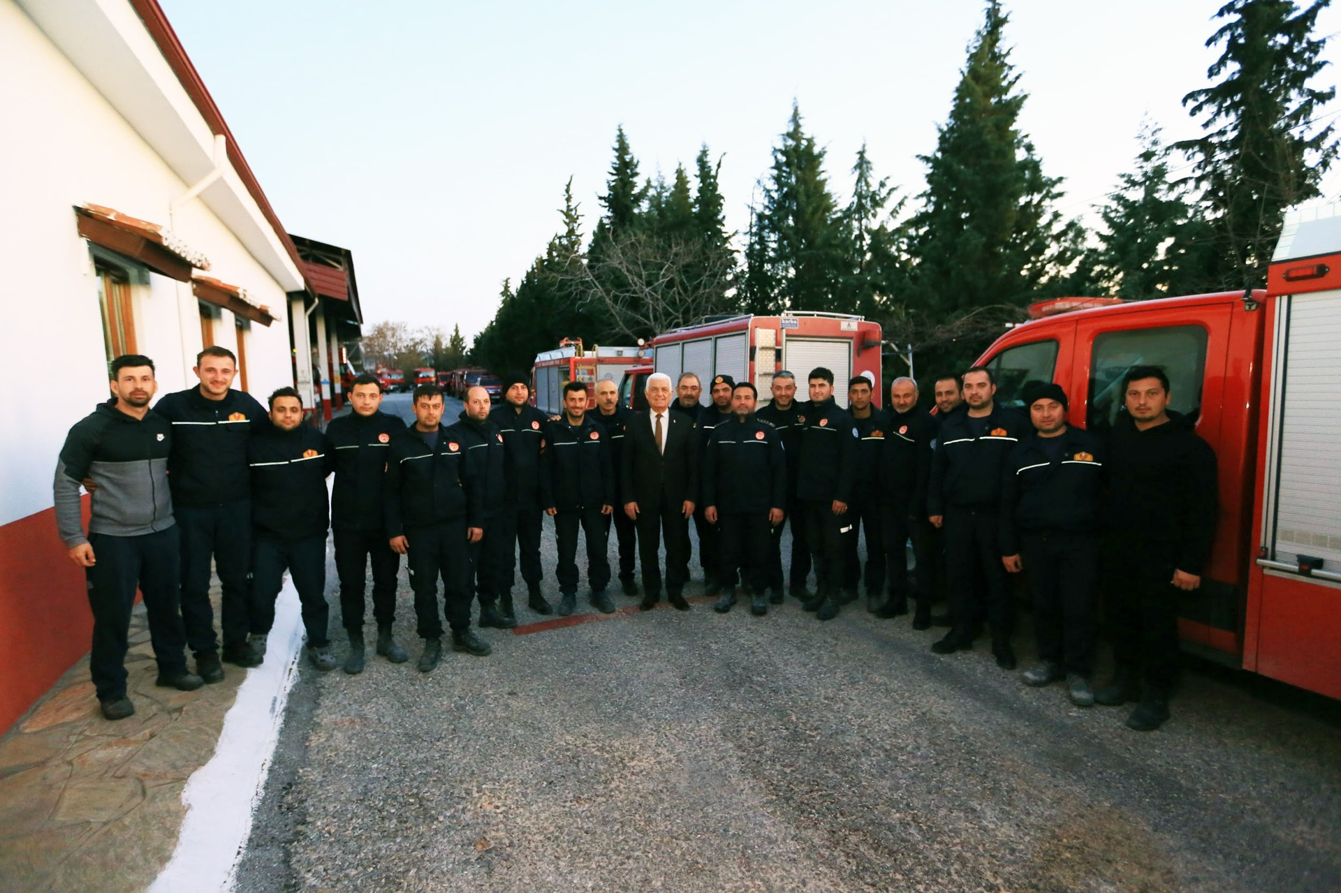 Deprem bölgesinden dönen itfaiyeciler yaşadıklarını anlattı