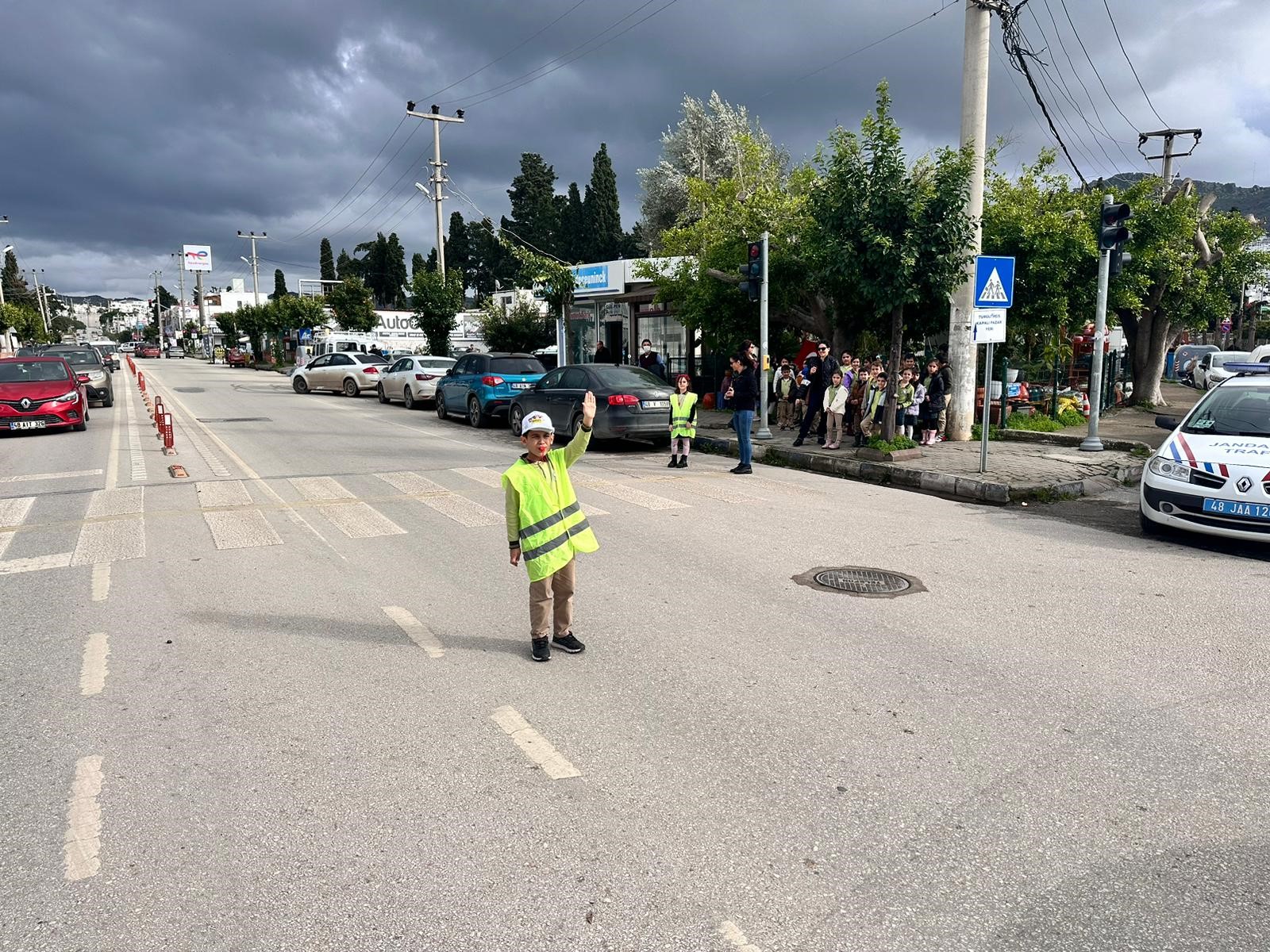 Bodrum jandarmadan öğrencilere uygulamalı trafik eğitimi