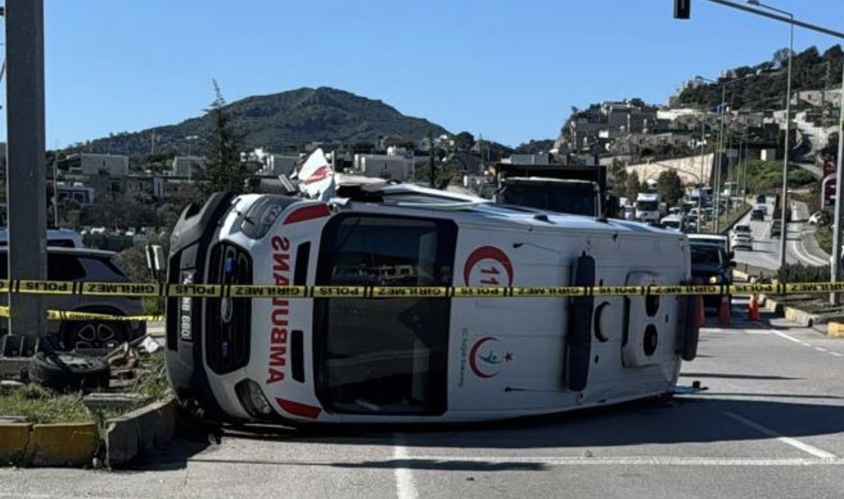Bodrum Ortakent’te Ambulans Kazası: 5 Kişi Hastaneye Kaldırıldı
