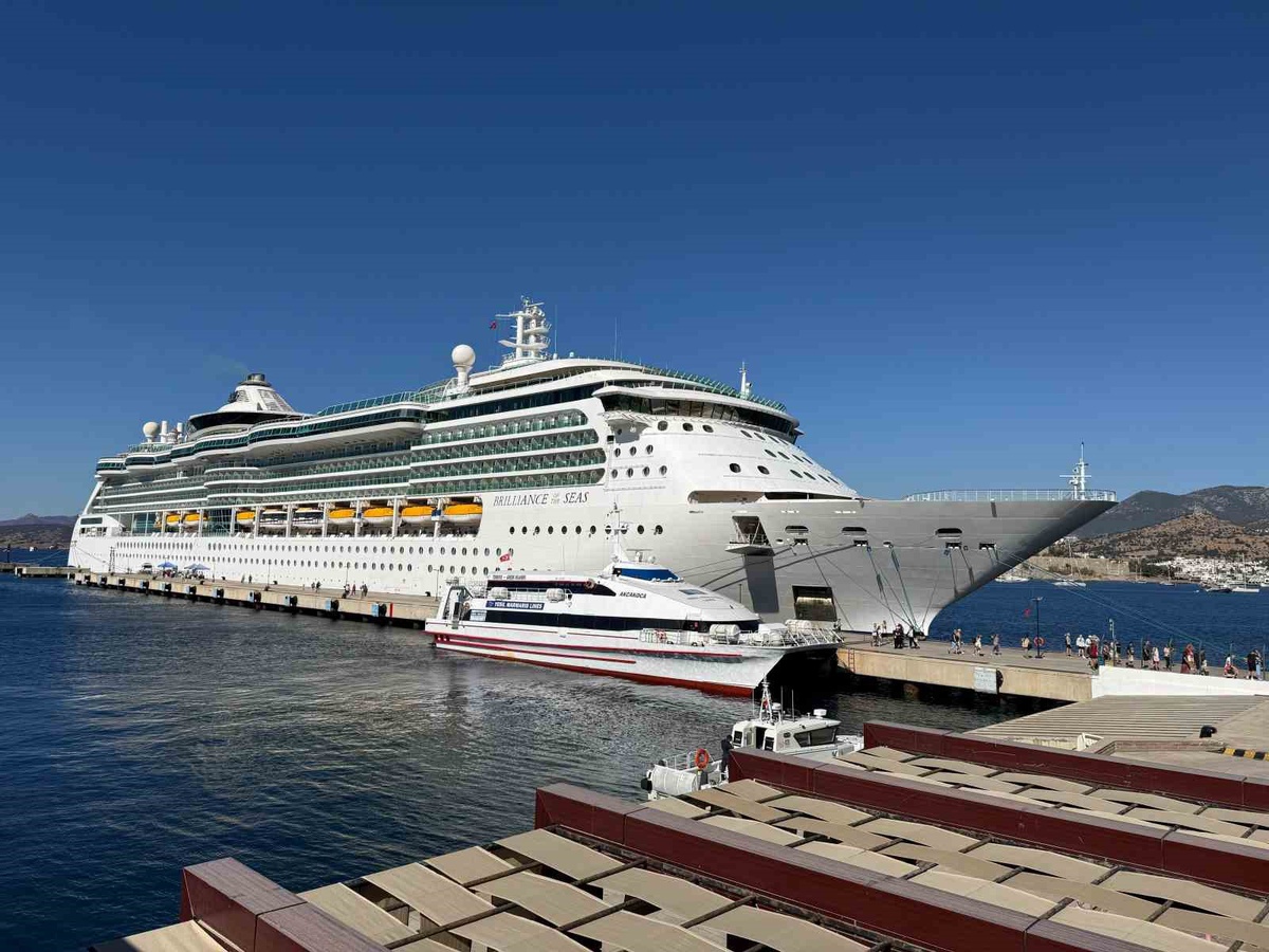 Brilliance Of The Seas kruvaziyeri Bodrum'a 2 bin 242 yolcu getirdi