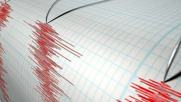 PEŞPEŞE GELEN 2 DEPREM KORKU YARATTI