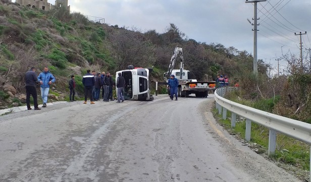 SERVİS KAZASINDA CAN KAYBI YAŞANMADI