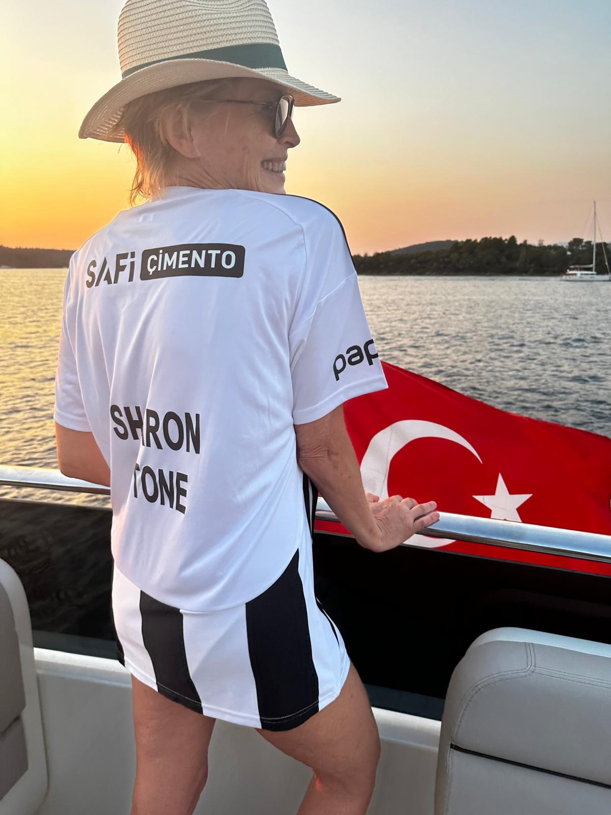 Sharon Stone Bodrum’da tatil yapıyor