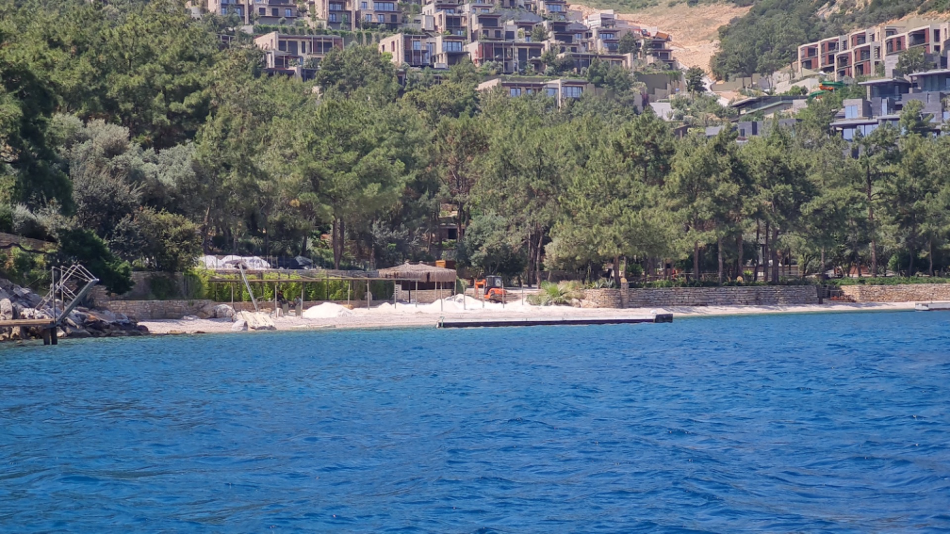 Bodrum'da beyaz kum yeniden hortladı