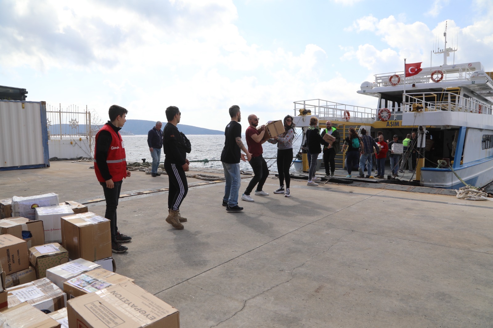 Yunanistan’dan Bodrum’a dayanışma zinciri sürüyor