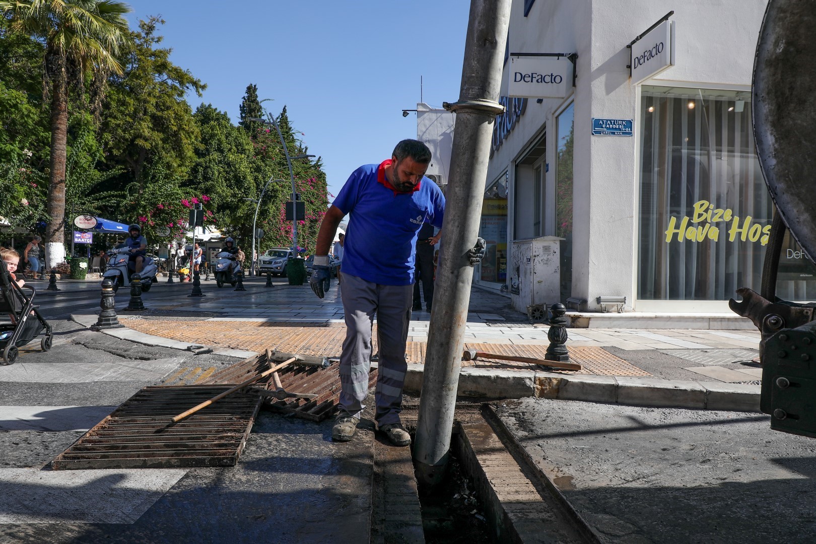 Yağmur öncesi kanal açma ve temizlik çalışmaları başlatıldı 