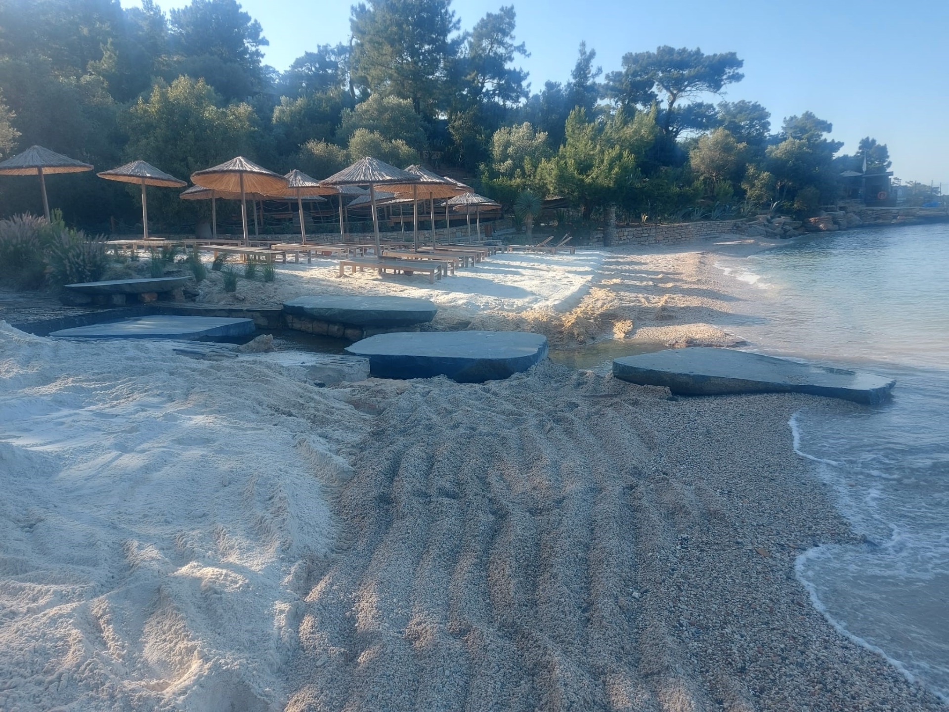 Bodrum'da beyaz kum yeniden hortladı