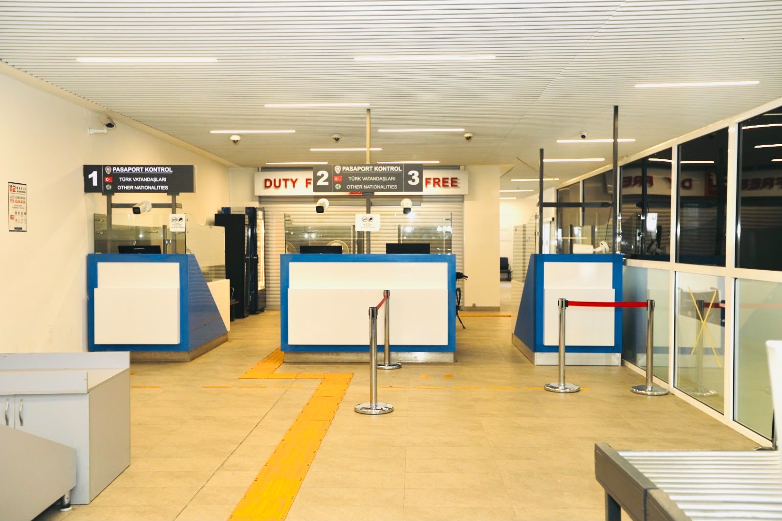 Kos’ta pasaport kontrolü çilesi! “Hangisi daha medeni?” Bodrum’dan geçen yolcu hızlı, Kos’ta kuyrukta bekliyor