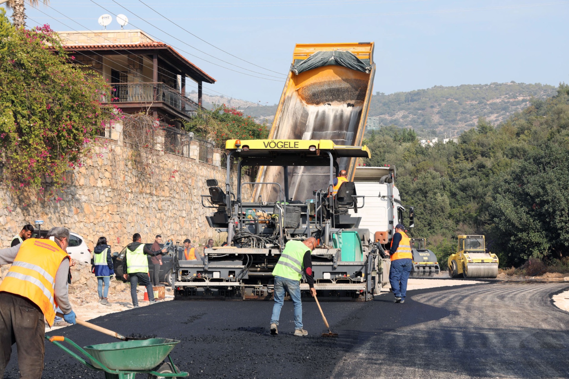 Bodrum yollarında son durum: asfalt çalışmaları sürüyor