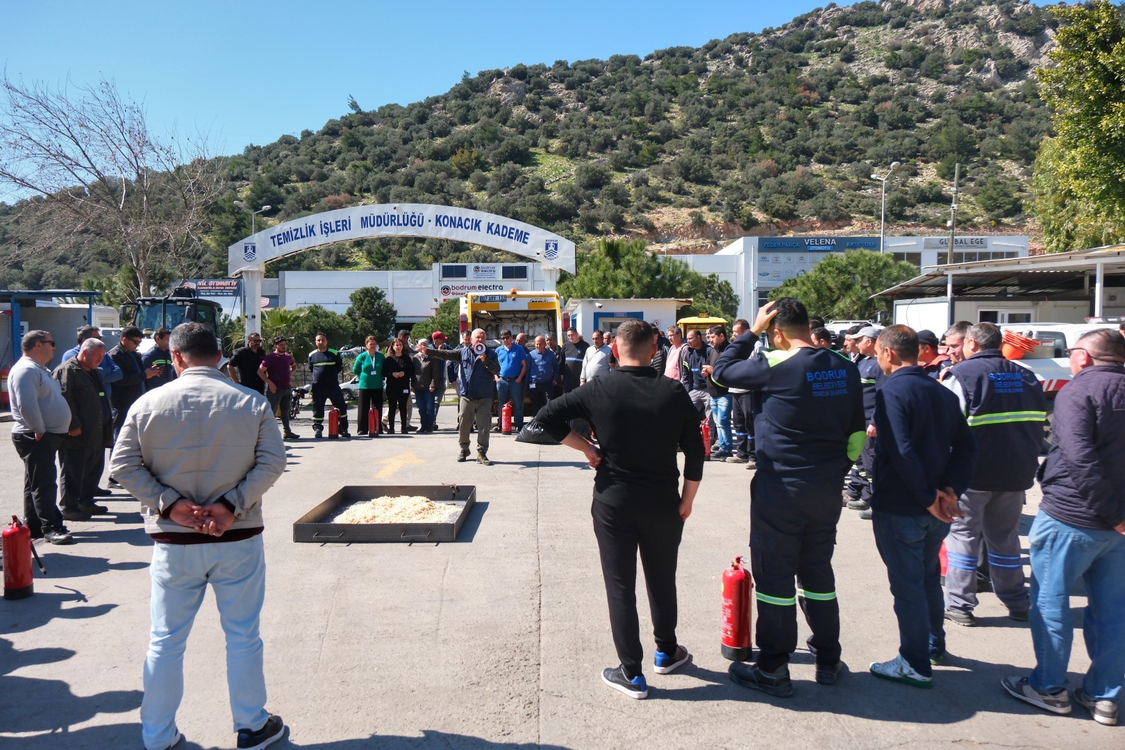 Bodrum Belediyesi personeline yangın eğitimi