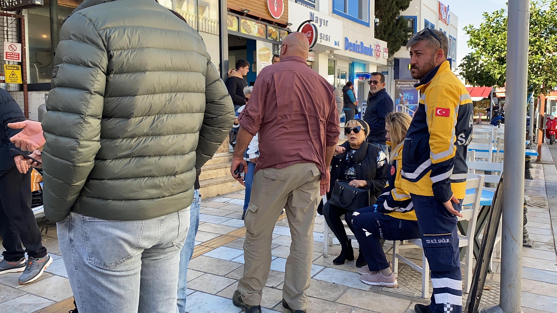 Bodrum’da şok kaza: Otomobille iş yerine girdi!