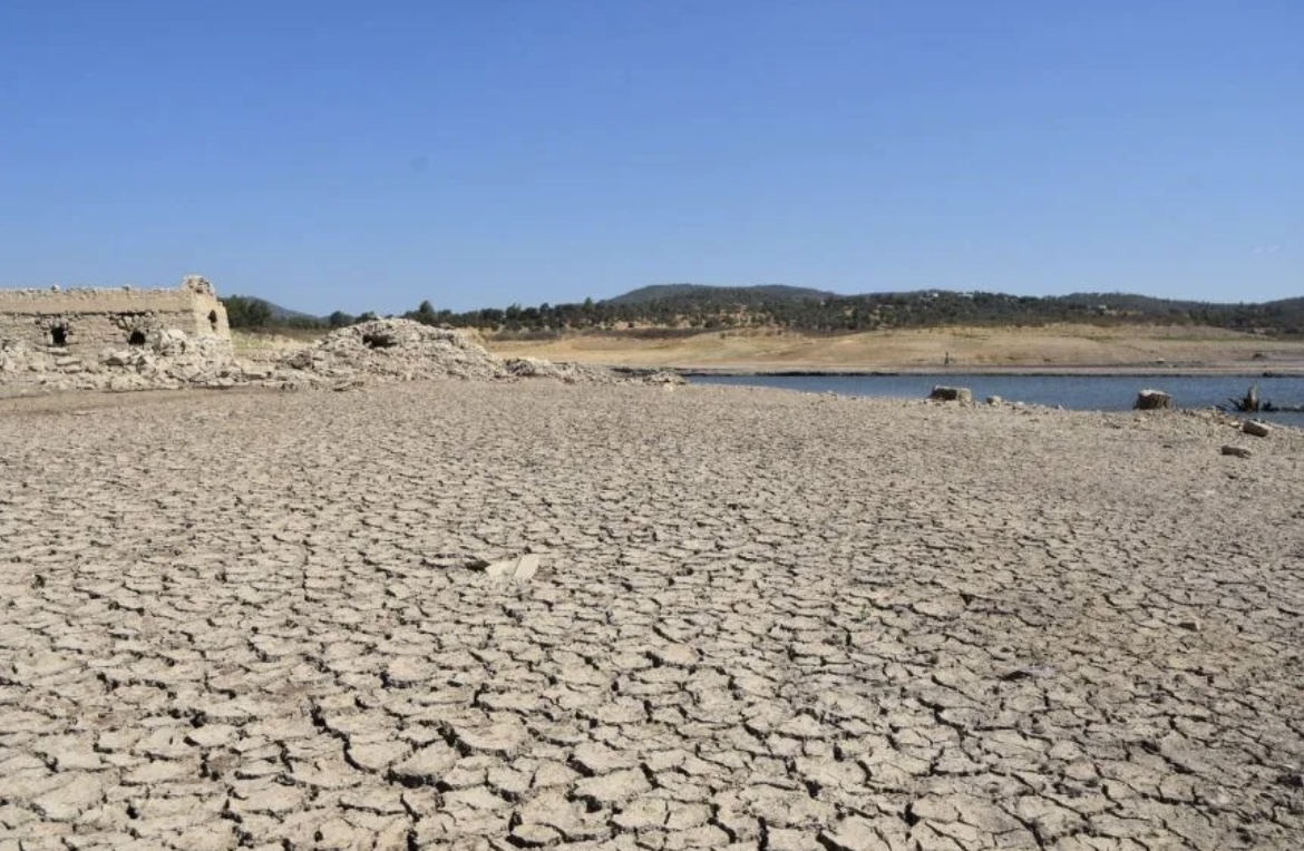 Bodrum'da baraj kurudu, su faturaları yükseldi