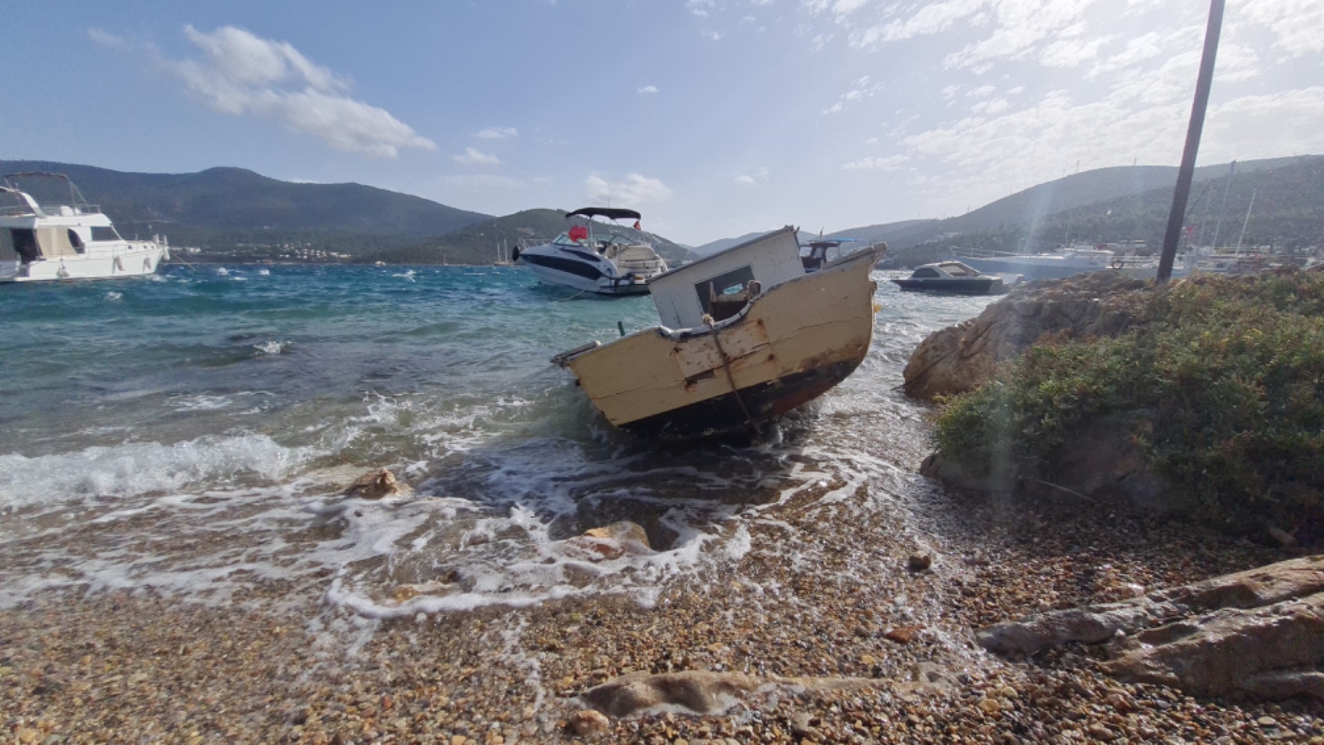 Bodrum’u fırtına vurdu!