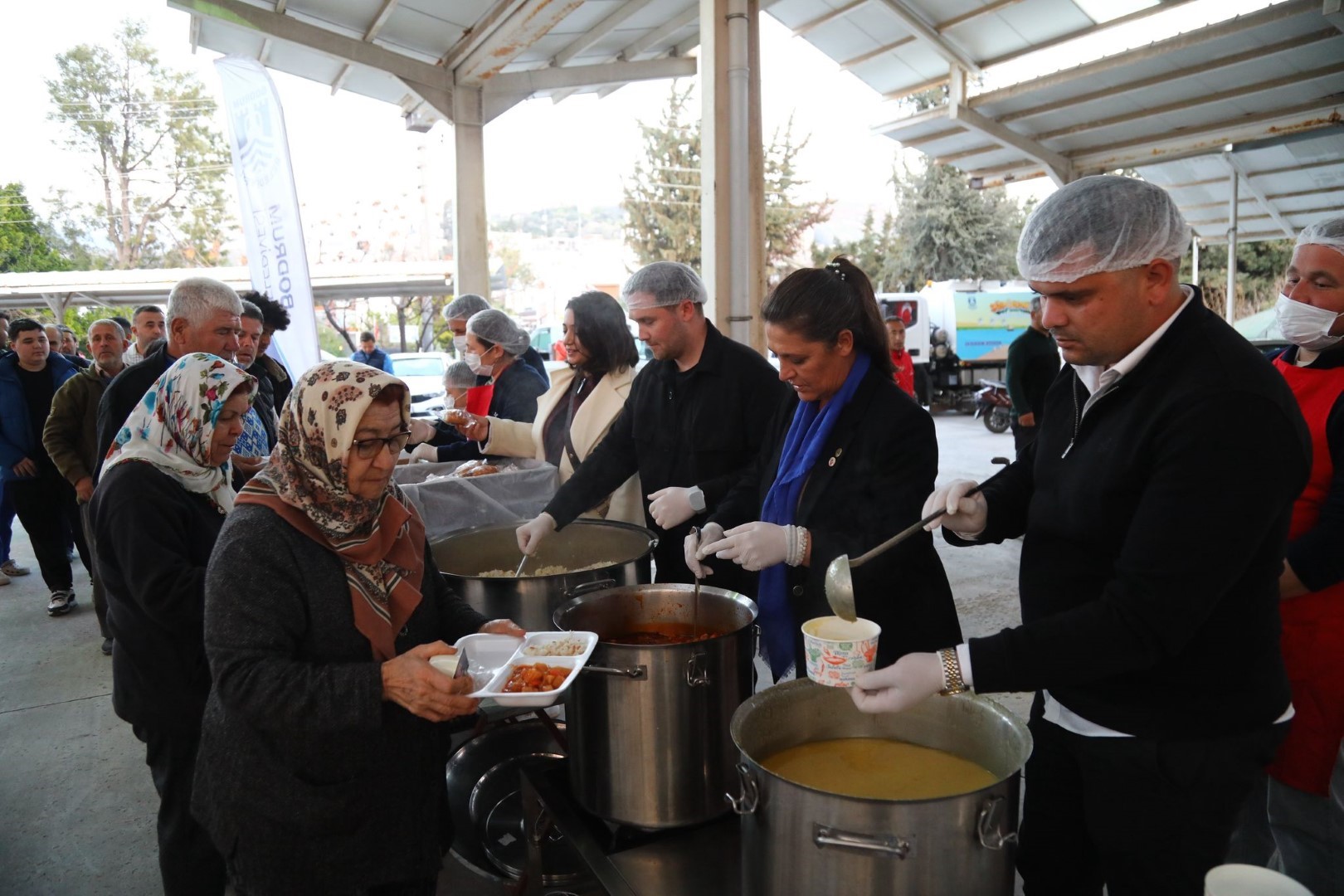 Bodrum Belediyesi'nin iftar programları sürüyor