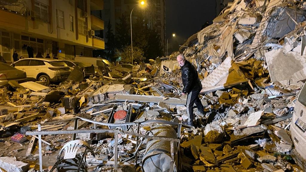 Kahramanmaraş’ta 7.4 büyüklüğünde deprem: 10 kenti vurdu