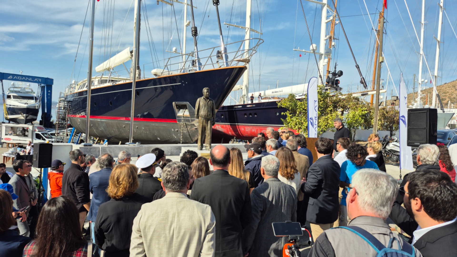 Bodrum'da ‘Guletlerin Babası’ anısına heykel yapıldı