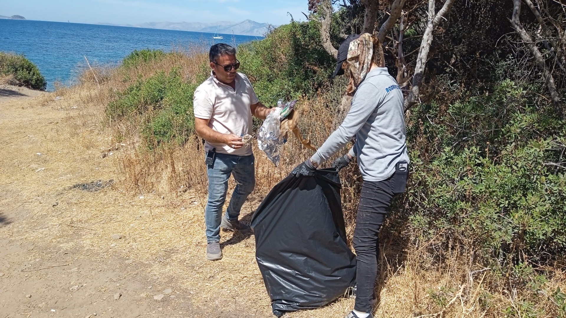 Bodrum’a gelen tatilciler gitti çöpleri kaldı! 