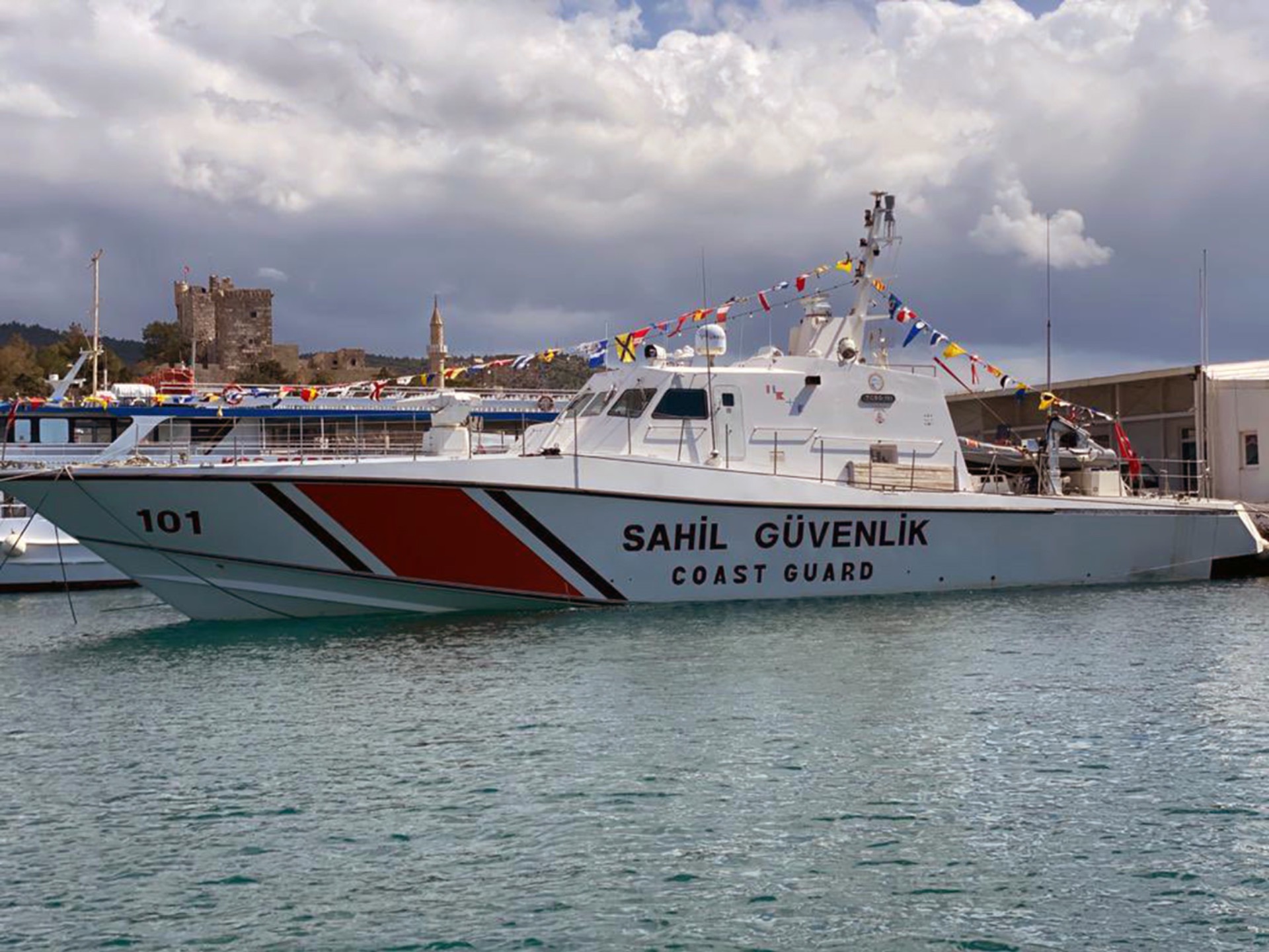 Sahil Güvenlik botları ziyarete açıldı