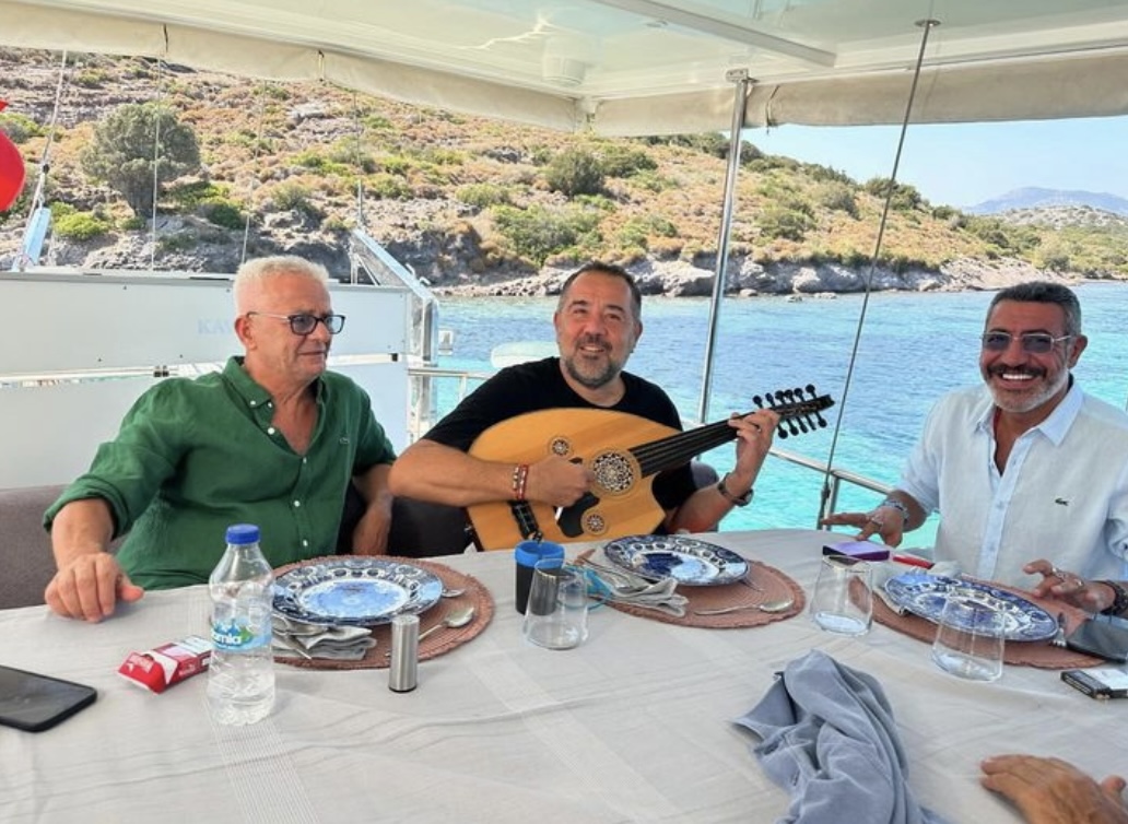 Ata Demirer’den Bodrum’da Hem Tatil, Hem Dizi: ‘ALARGA’