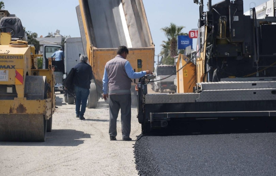 Bodrum genelinde asfalt çalışmaları devam ediyor 