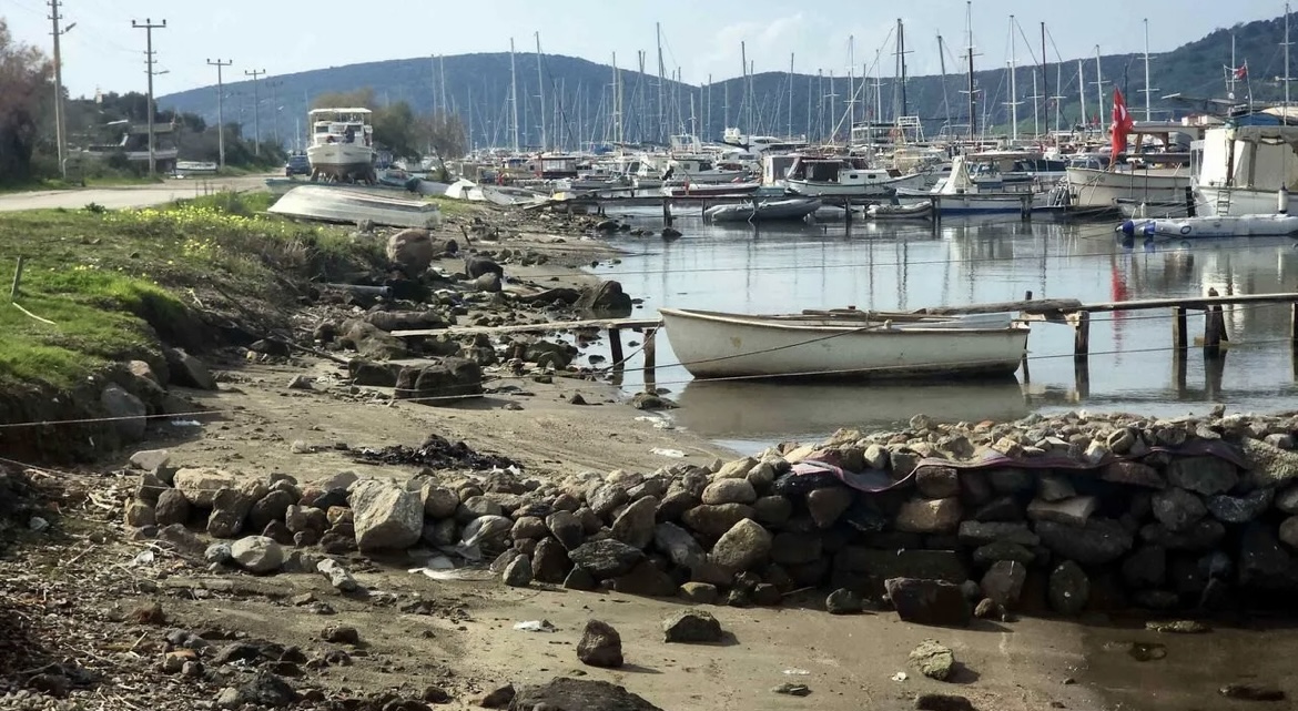 Deprem fırtınasının ardından Bodrum’da tedirgin eden çekilme