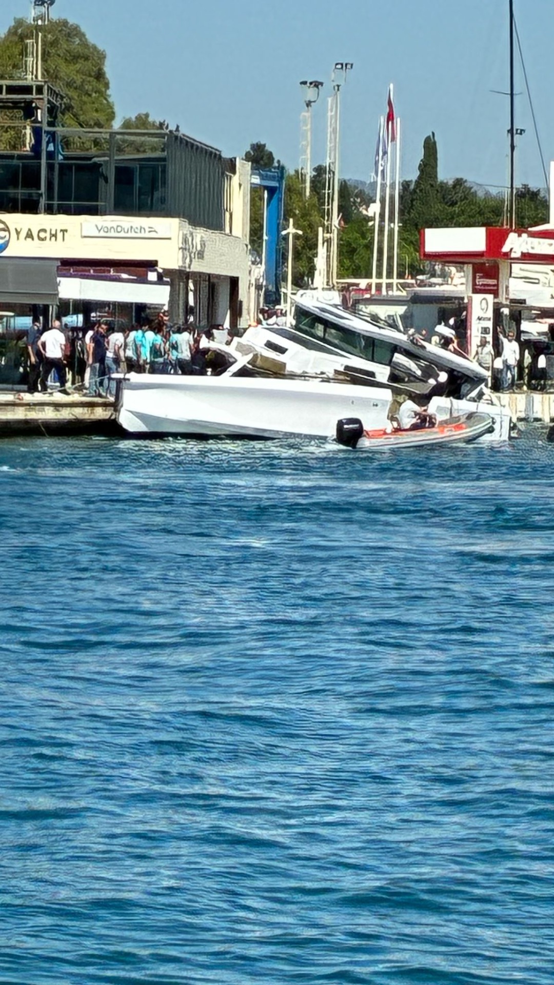 Bodrum’da yakıt ikmali sırasında motoryatta patlama!