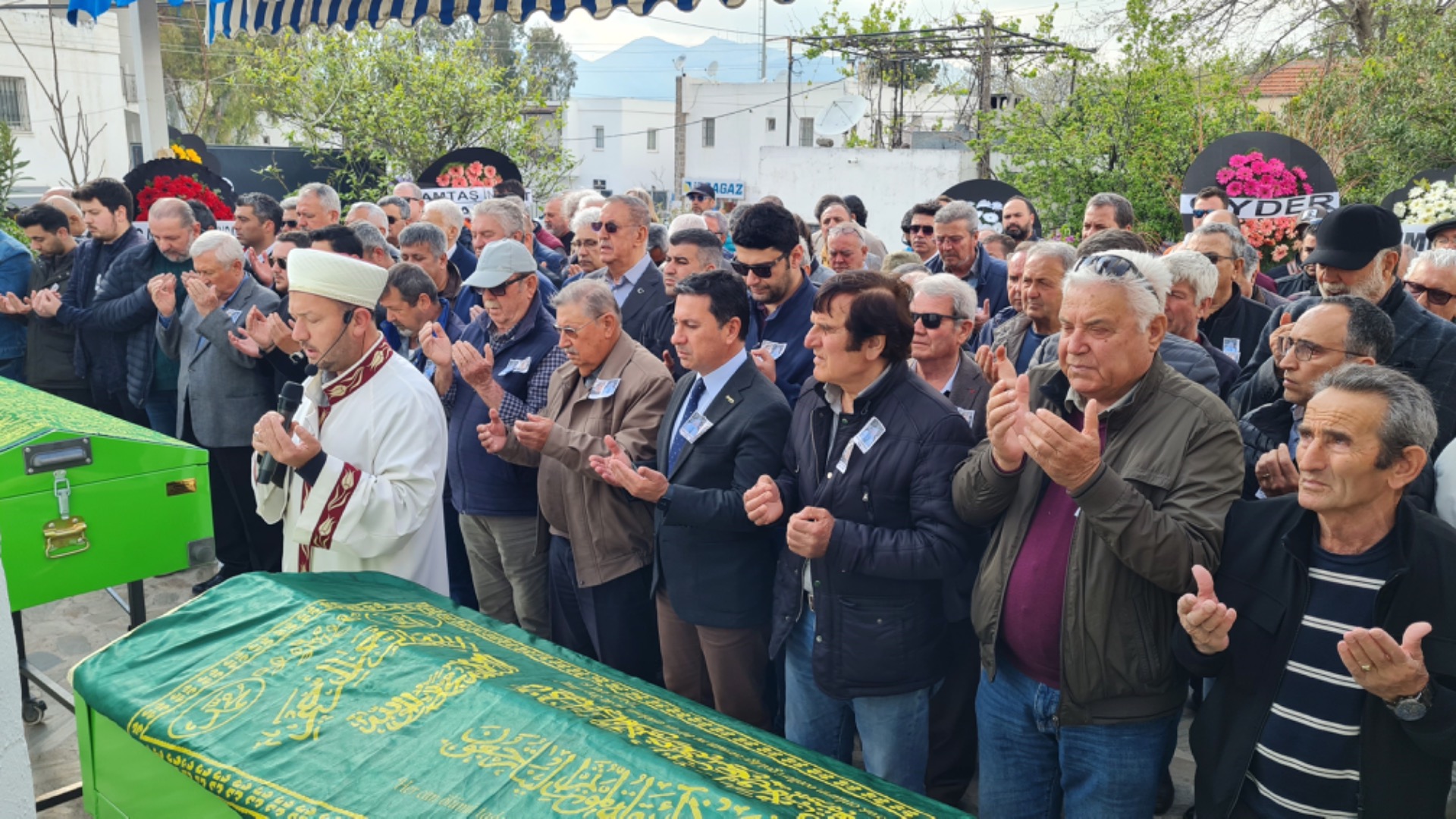 Bodrum’da aile içi kavgada ölen anne ve oğlu toprağa verildi