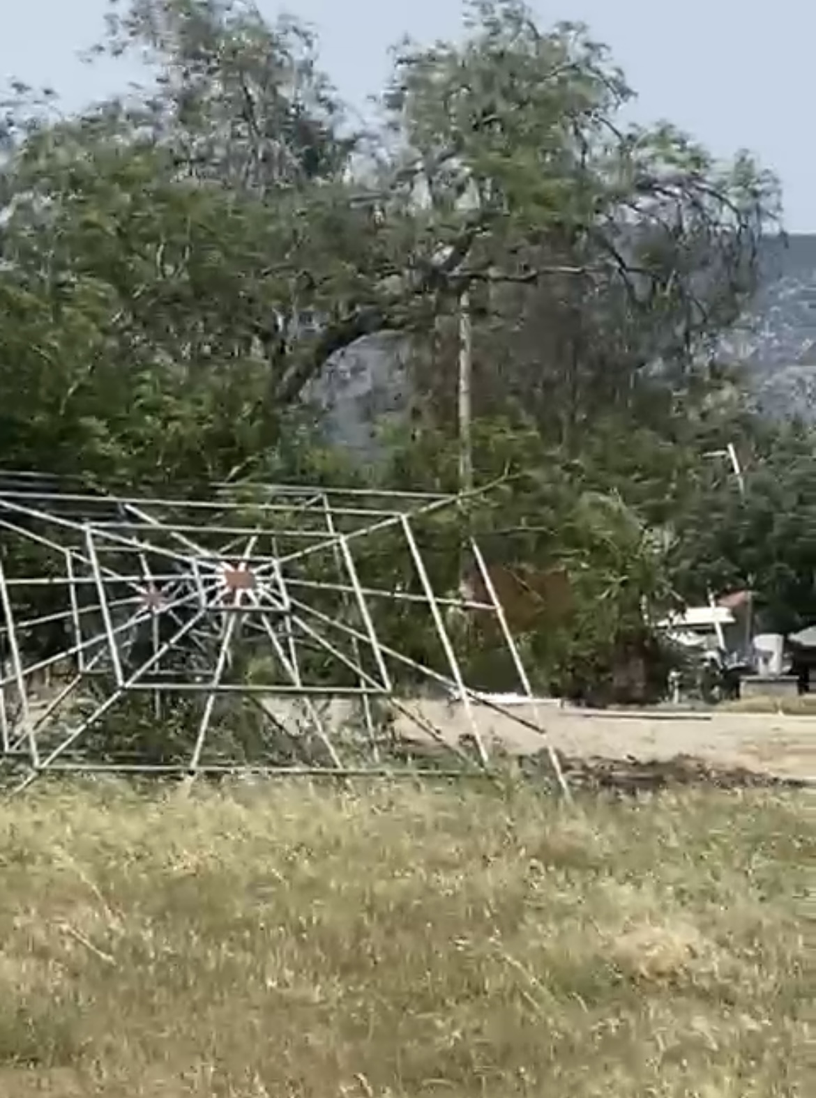 Gecekondu Plaj, Bitez’de tehlike saçtı!