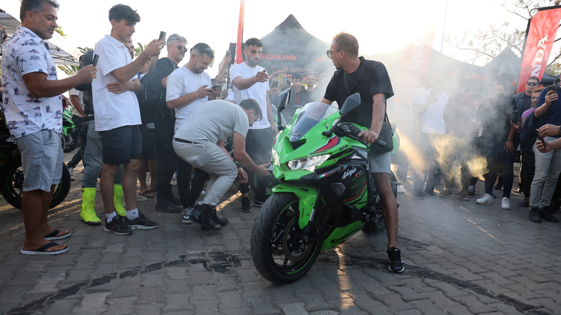 Bodrum Motofest nefes kesen gösterilerle başladı