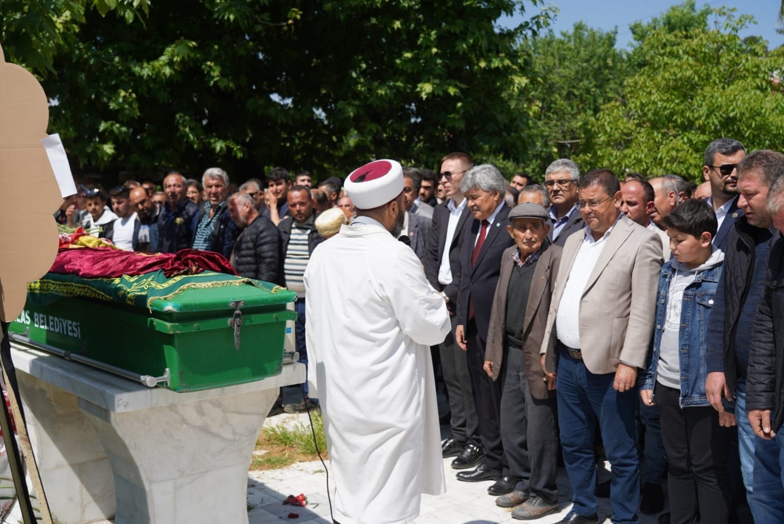 Yangında yaşamını yitiren anne ve oğlu toprağa verildi