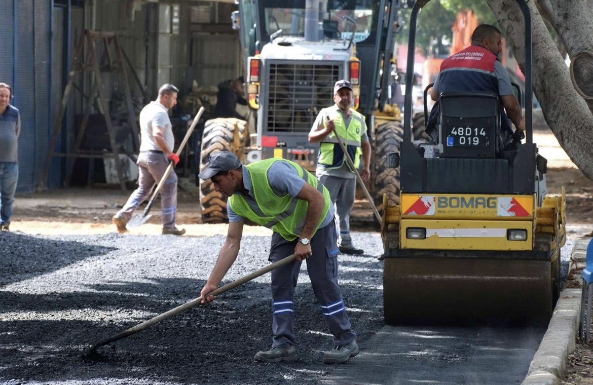 Bodrum genelinde asfalt çalışmaları devam ediyor 