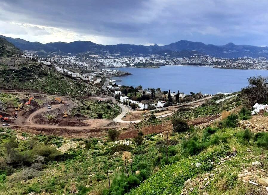 Bodrum’da büyük talan! Dağı bile parçaladılar