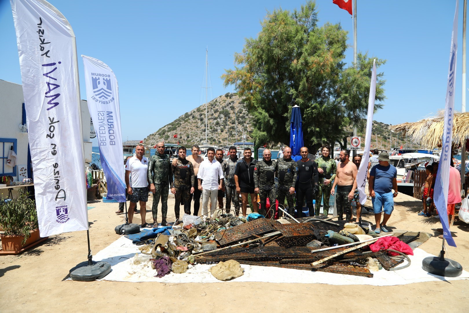 Gümüşlük’te deniz dibi temizliği