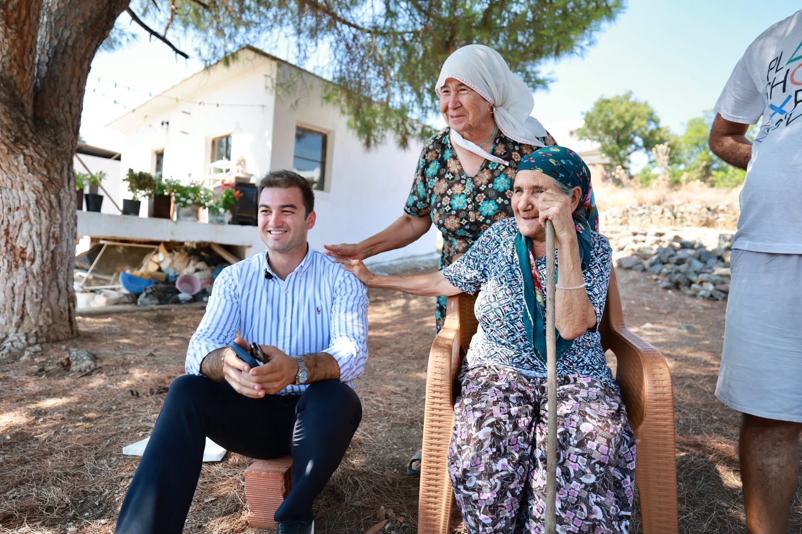 Başkan Mandalinci Saha Çalışmalarını Karaova’da sürdürdü