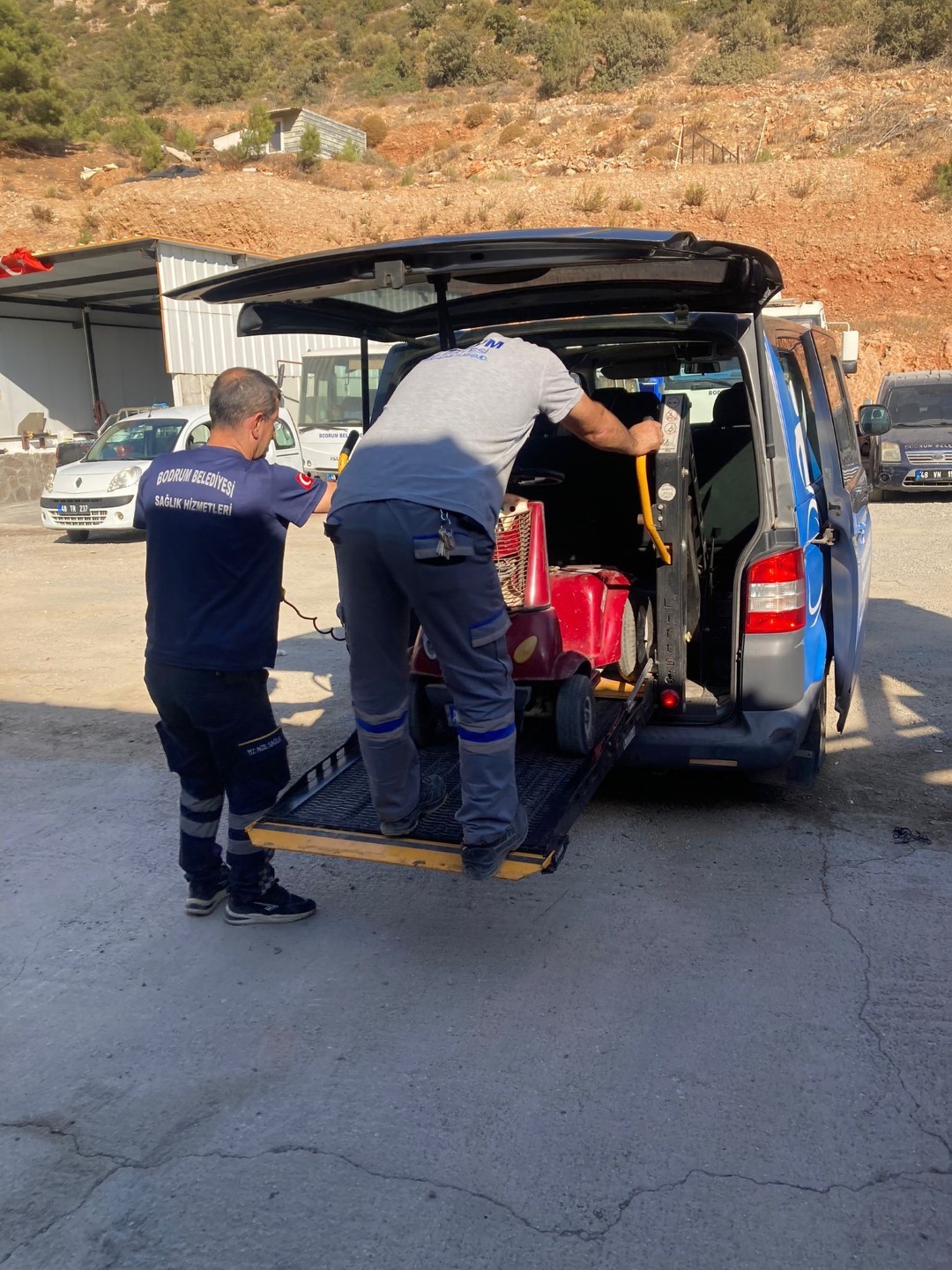 Belediyeden akülü sandalye bakım, onarım desteği