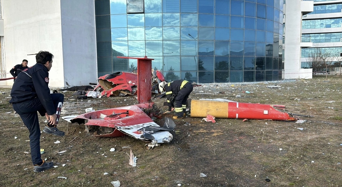 Son Dakika... Muğla'da helikopter hastaneye çarptı! 4 can kaybı