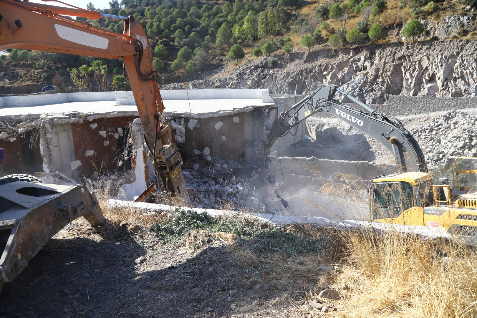 Bodrum'da kaçak yapılarla mücadele devam ediyor