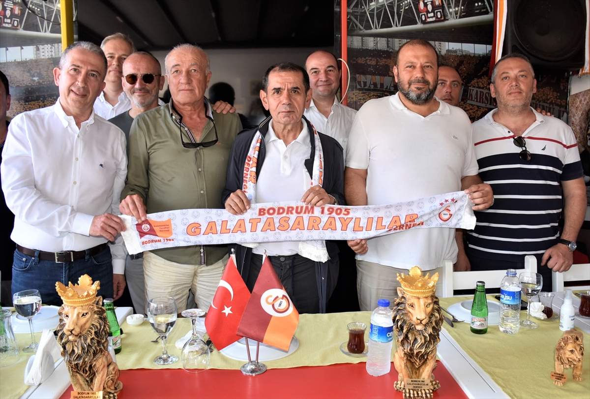 Dursun Özbek, Bodrum 1905 Galatasaraylılar Derneği üyeleriyle bir araya geldi