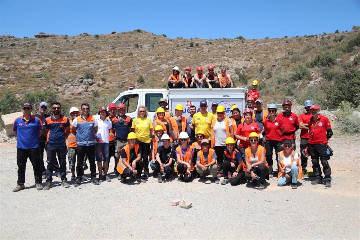 Bodrum'da afetlere karşı gönüllülere eğitimler veriliyor