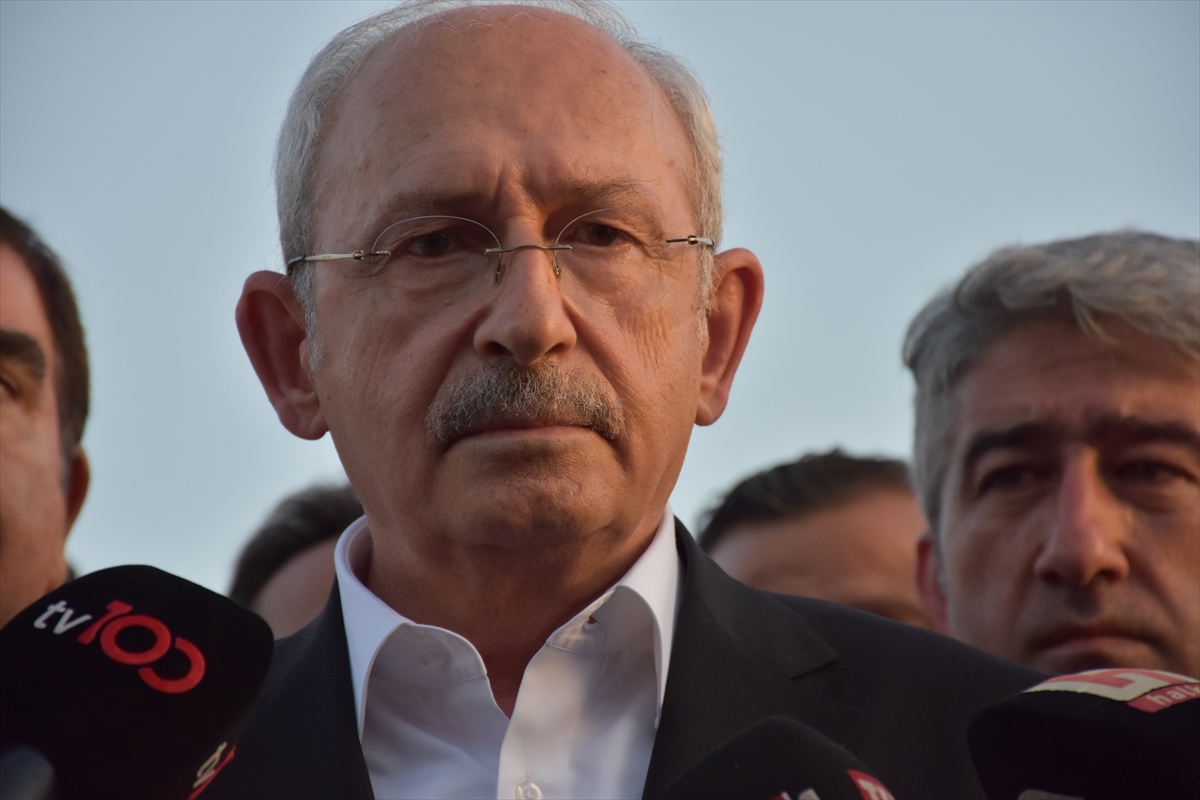 Kılıçdaroğlu, Marmaris'te yangın bölgesinde incelemelerde bulundu 
