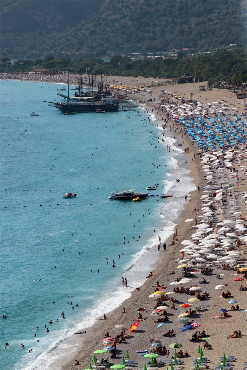 Muğla sahillerinde bayram tatili yoğunluğu yaşanıyor